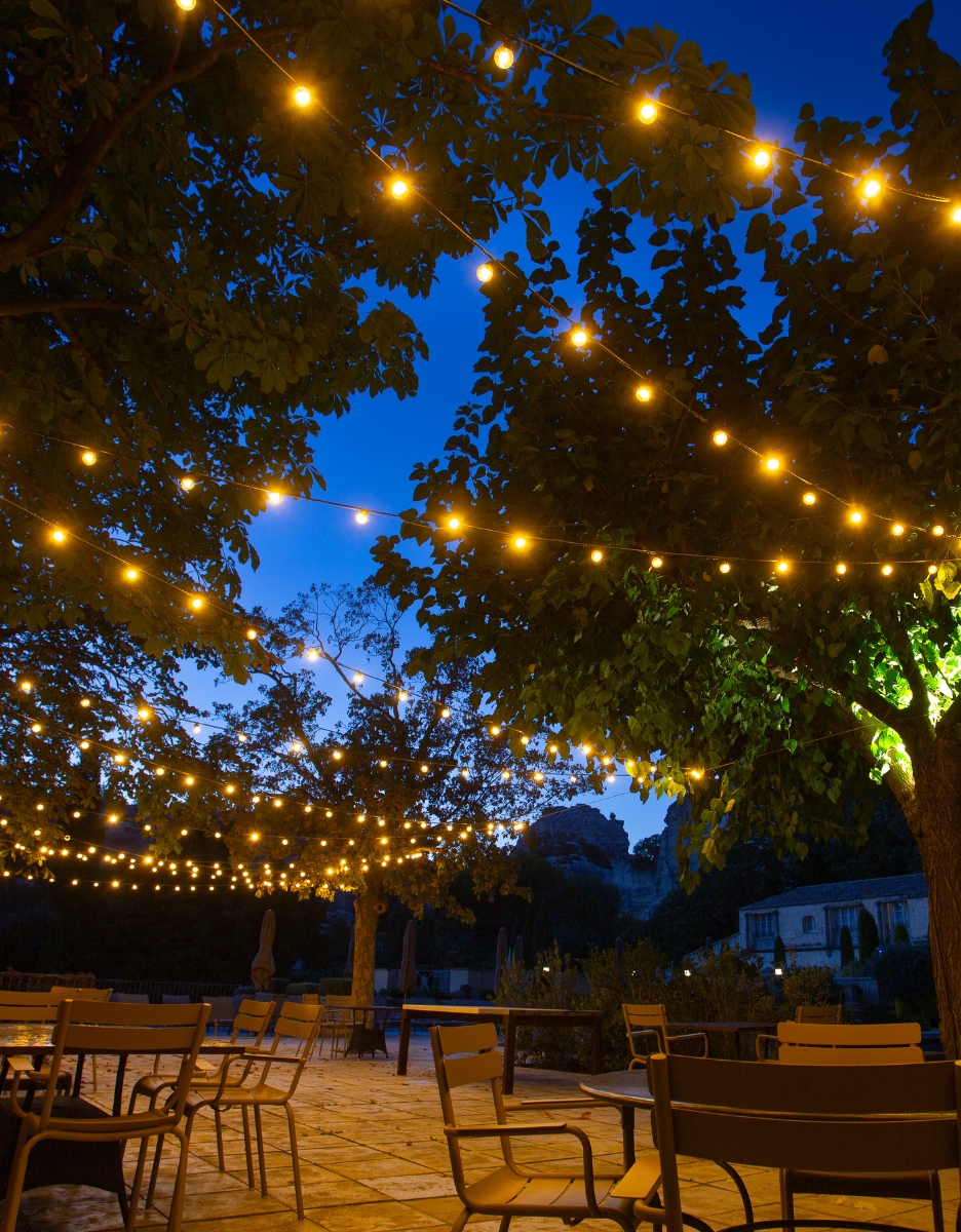 Plafond lumineux, décoration de mariage, avec des guirlandes guinguettes Blachère Illumination