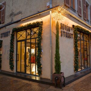 Décorer une vitrine de Noël